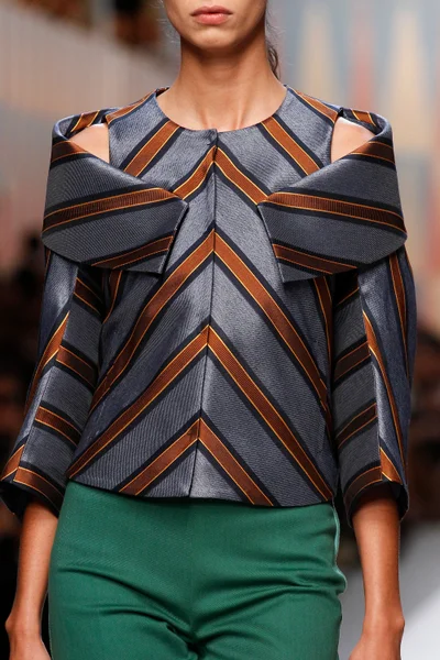 Look 3